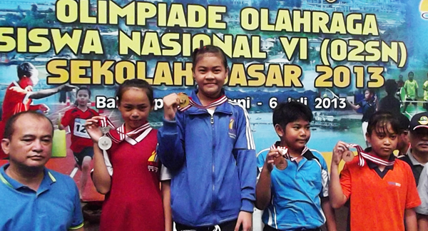 04072013 tenis meja2